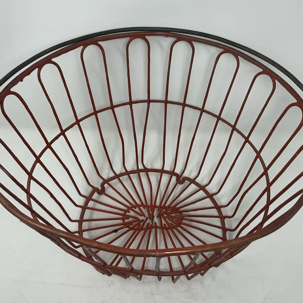 Vintage America orange  Wire Basket